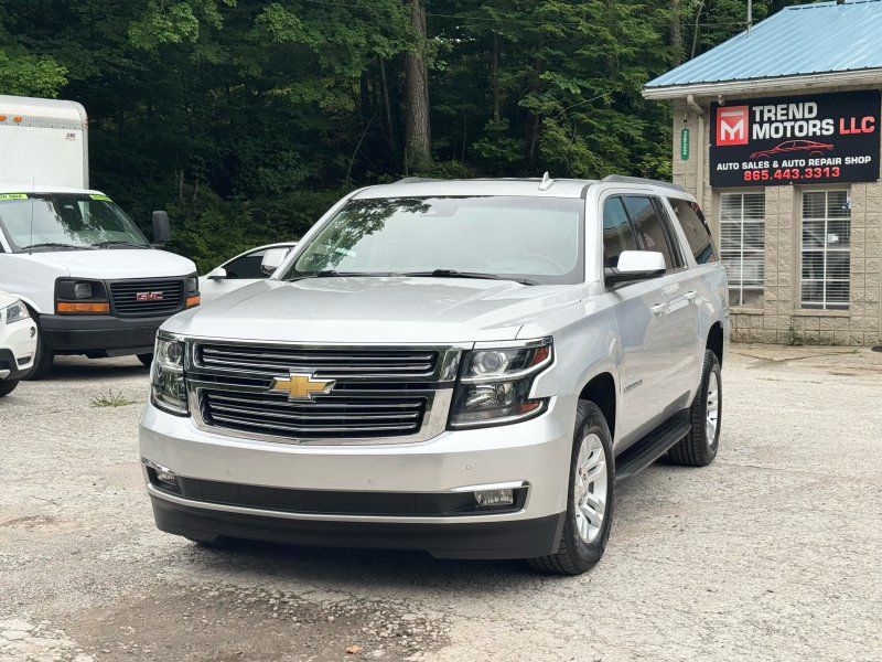 2019 Chevrolet Suburban 4WD 1500 LT's photo
