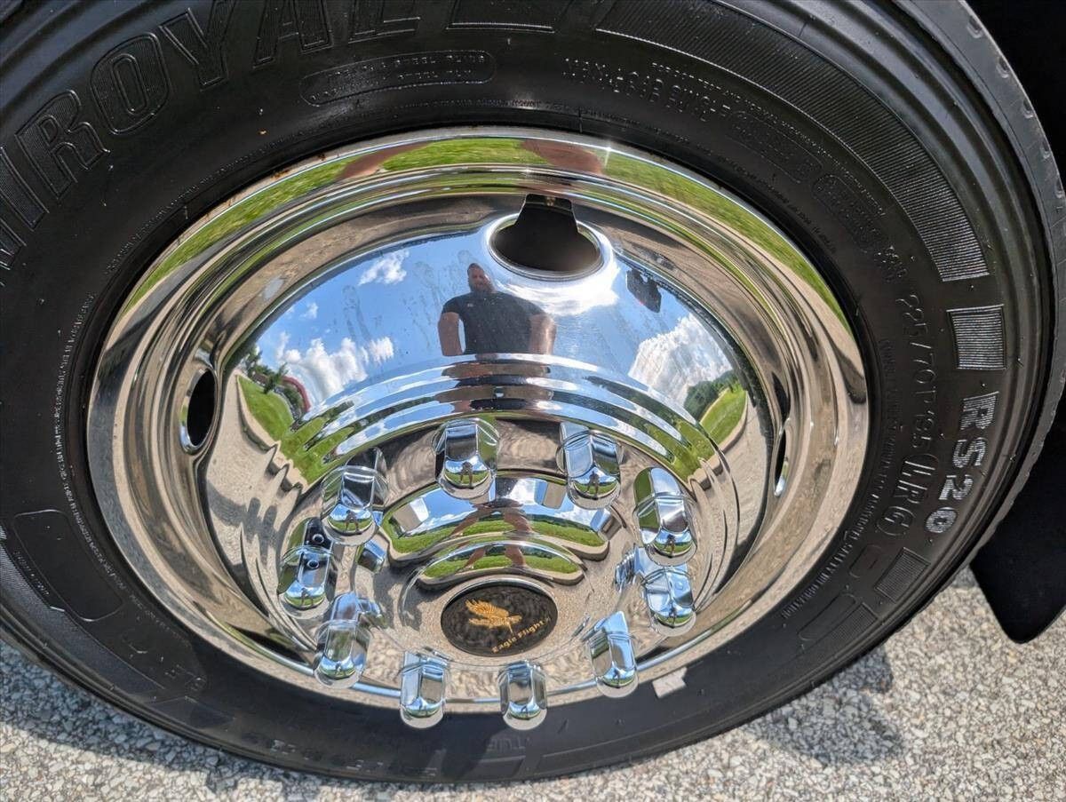 2011 Ford F-550 Super Duty 85