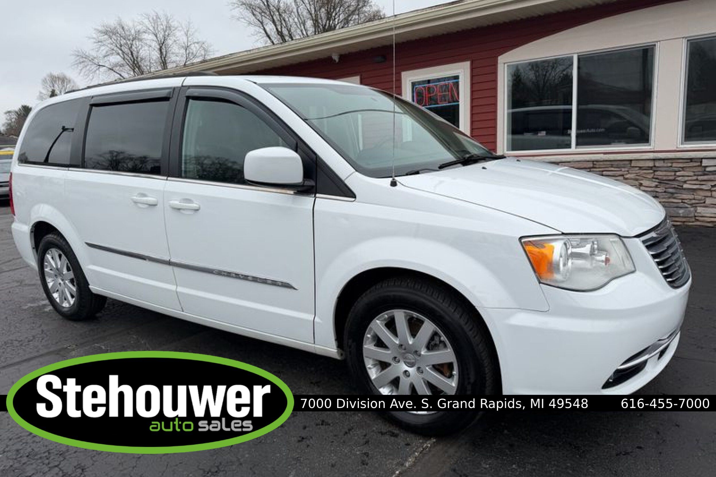 2016 Chrysler Town & Country Touring
