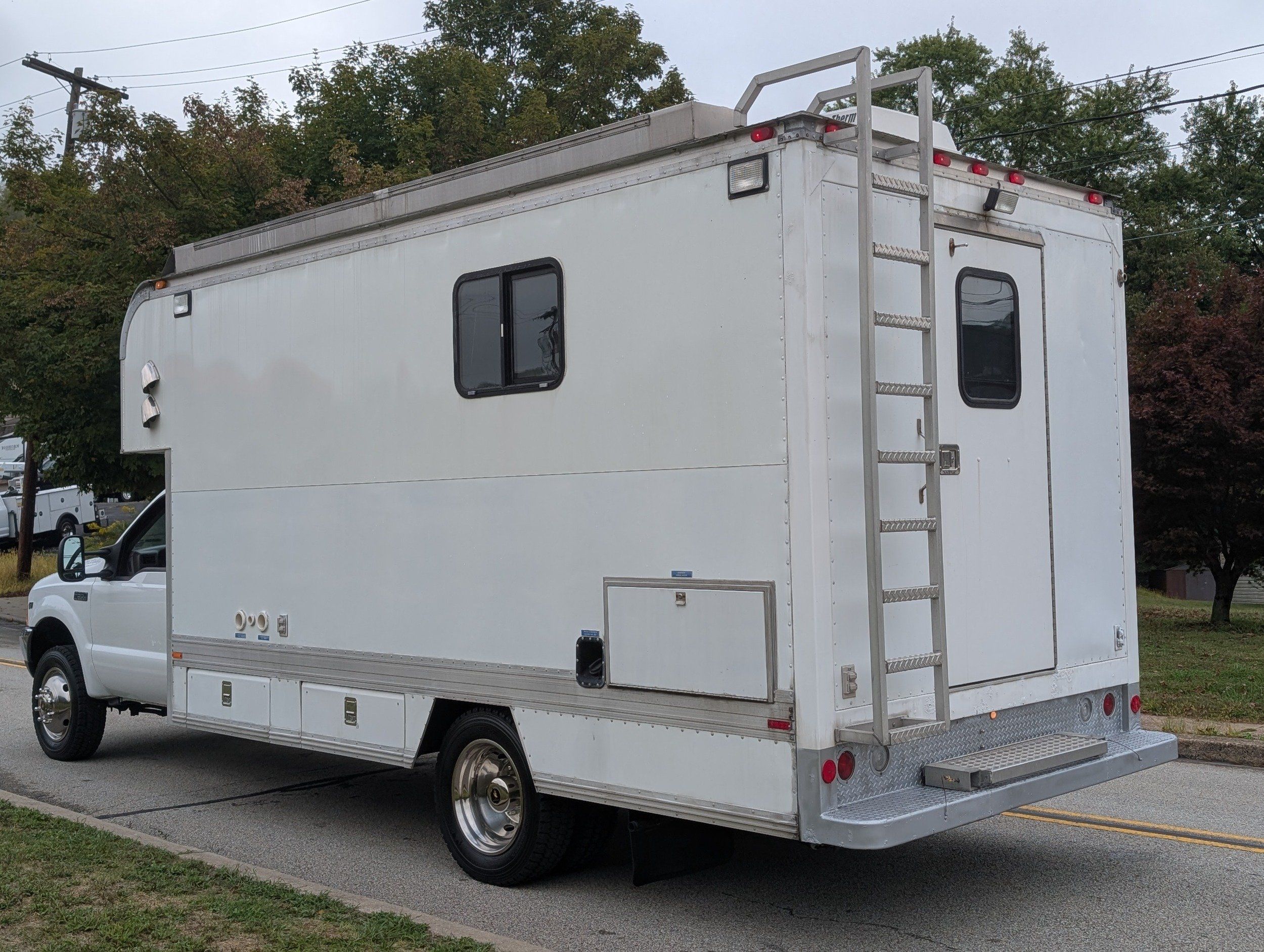 2000 Ford F-550 photo 7