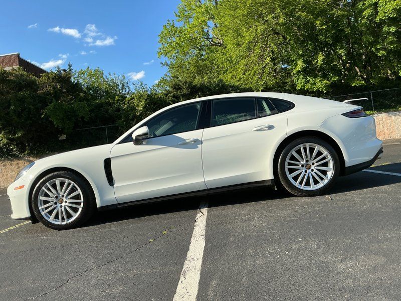 2023 Porsche Panamera's photo