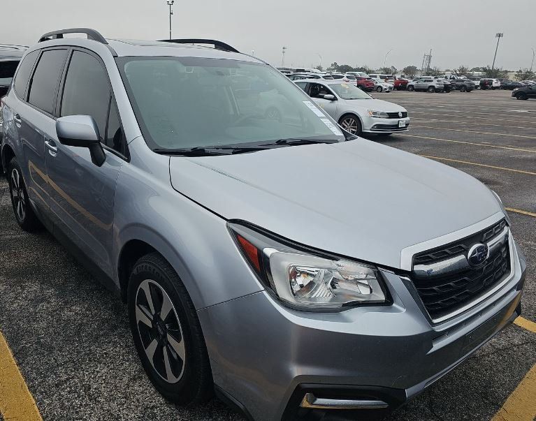 2018 Subaru Forester Premium photo 3