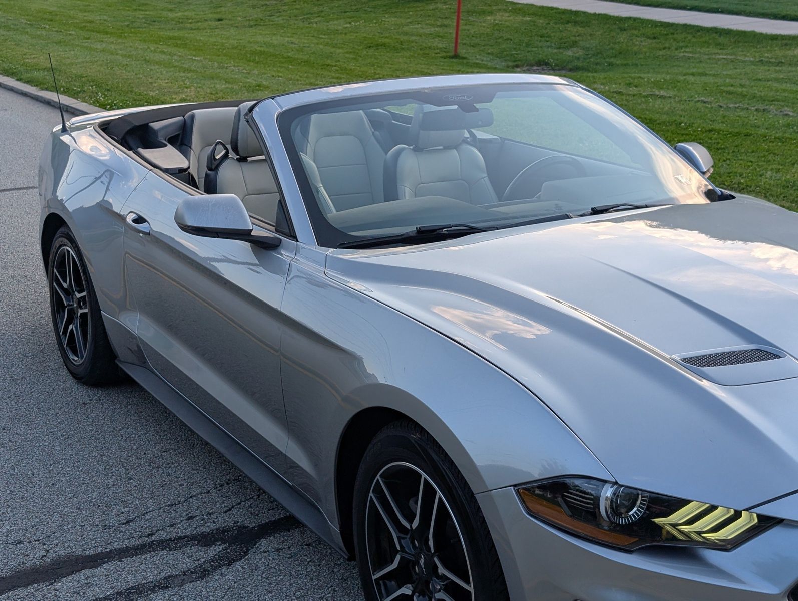 2020 Ford Mustang 24
