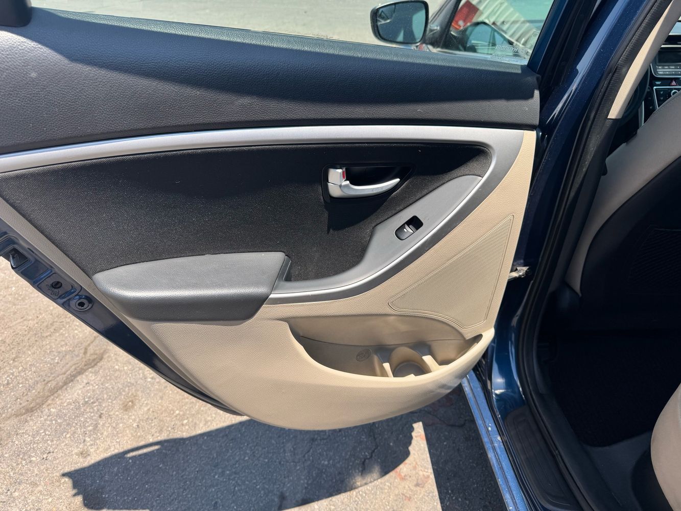 2016 Hyundai Elantra GT Base photo 40