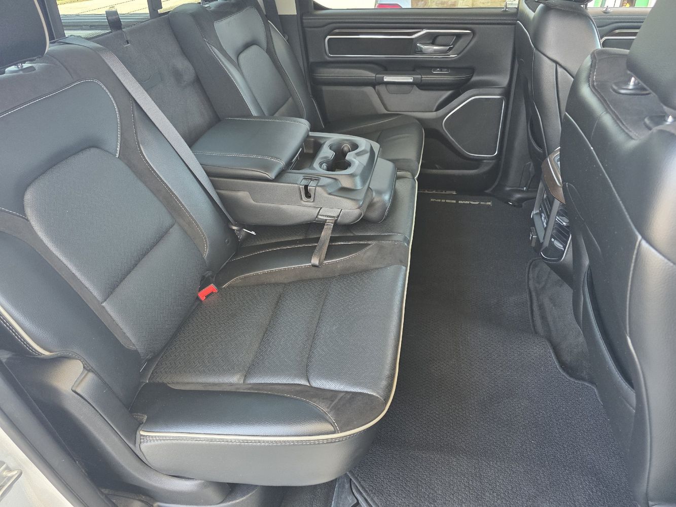 2022 Ram 1500 Laramie photo 25