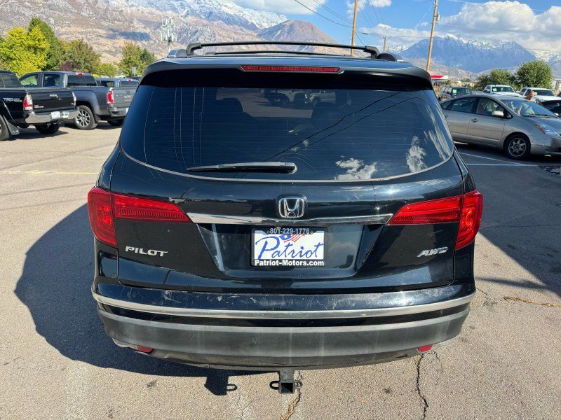 2016 Honda Pilot LX photo 4
