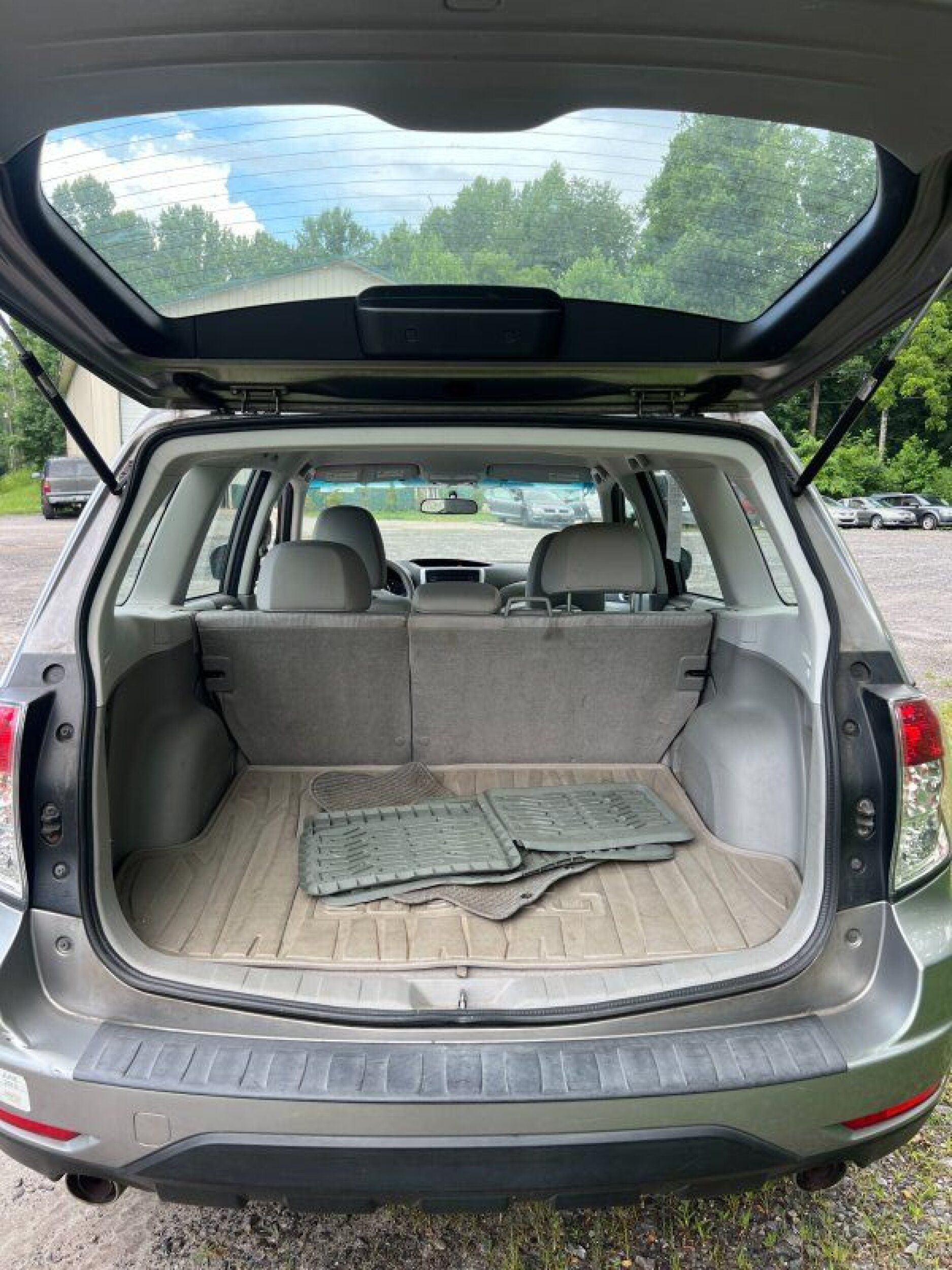 2010 Subaru Forester X - Photo 11