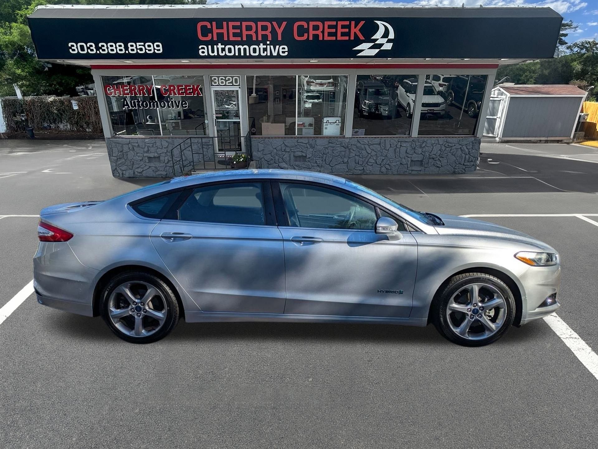 2014 Ford Fusion Hybrid SE photo 2
