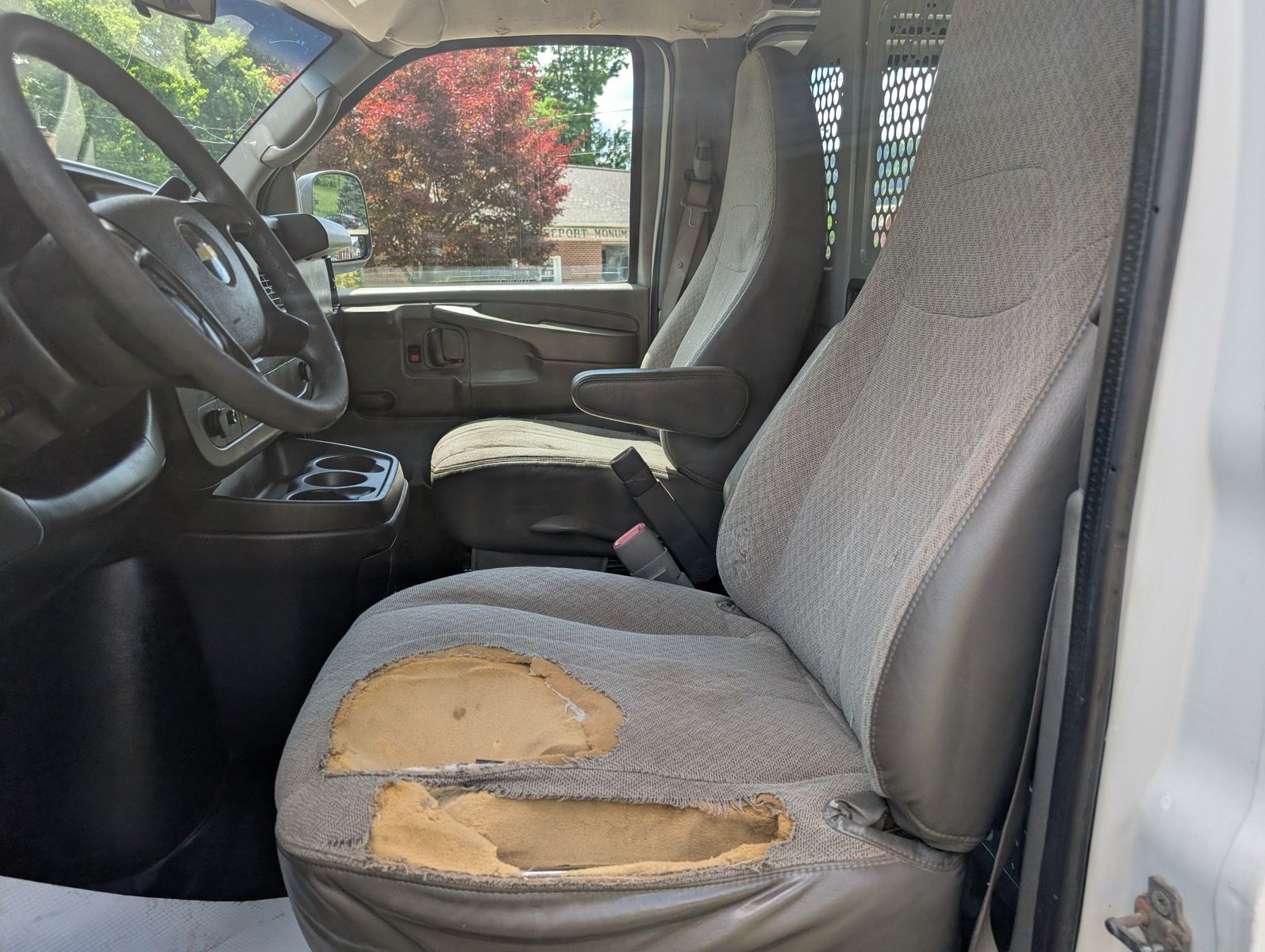 2011 Chevrolet Express 3500 46