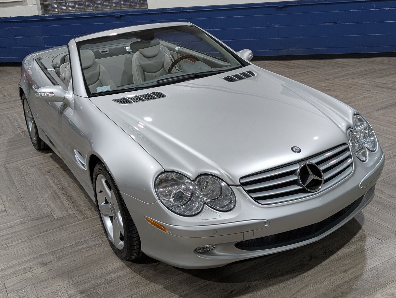 2004 Mercedes-Benz SL 500 11