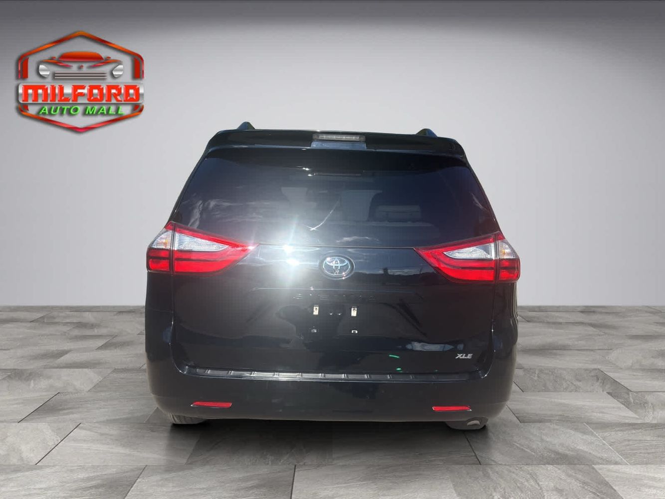 2017 Toyota Sienna XLE Premium photo 4