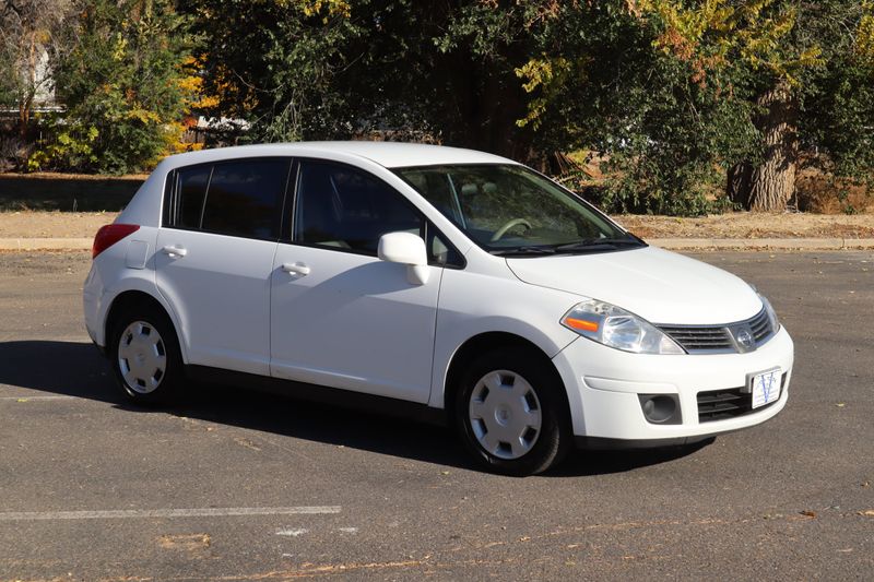 2009 Nissan Versa Photos