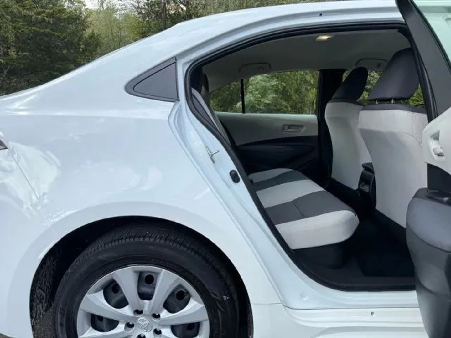 2023 Toyota Corolla LE - Photo 24