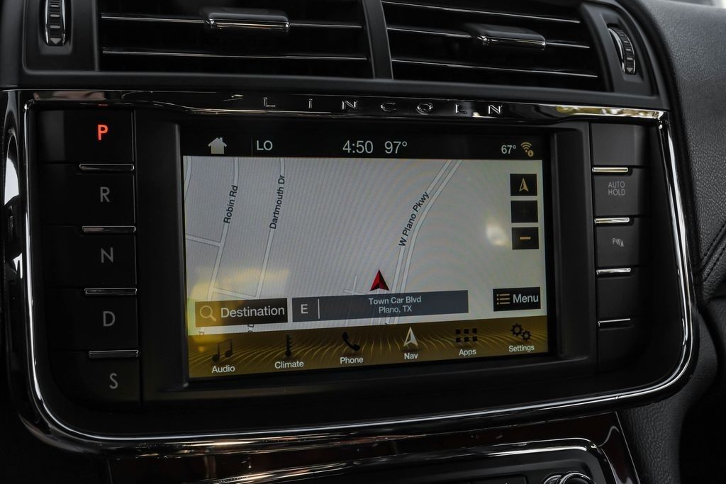 2017 Lincoln Continental Select photo 16