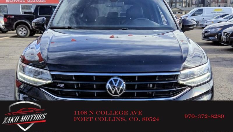 2022 Volkswagen Tiguan SE R-LINE BLACK's photo