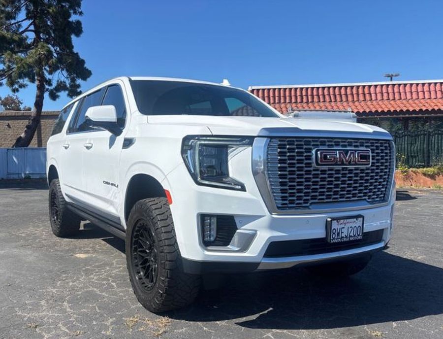 2021 GMC Yukon XL Denali 4WD photo