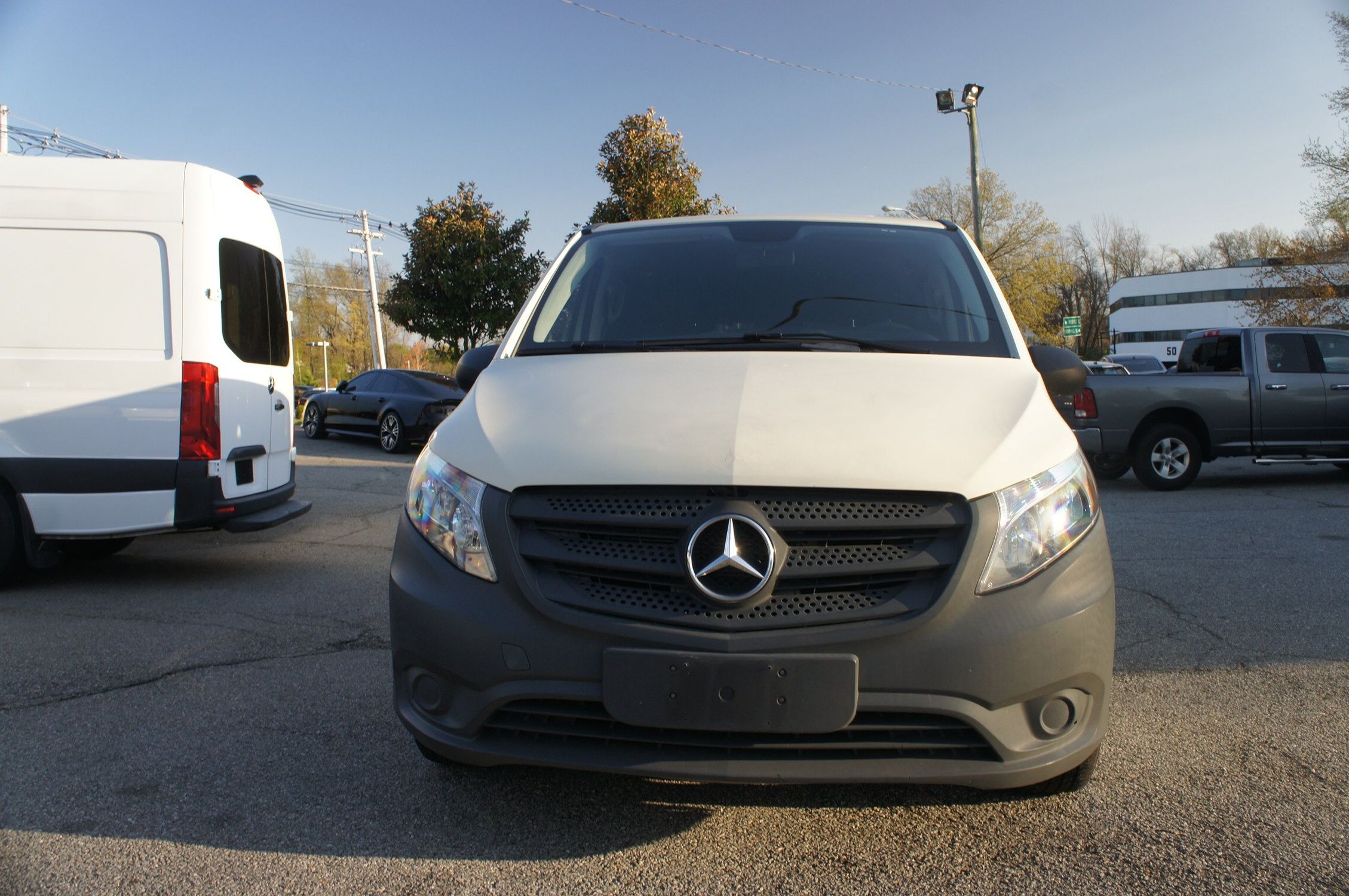 2016 Mercedes Benz Metris Passenger Van photo 3