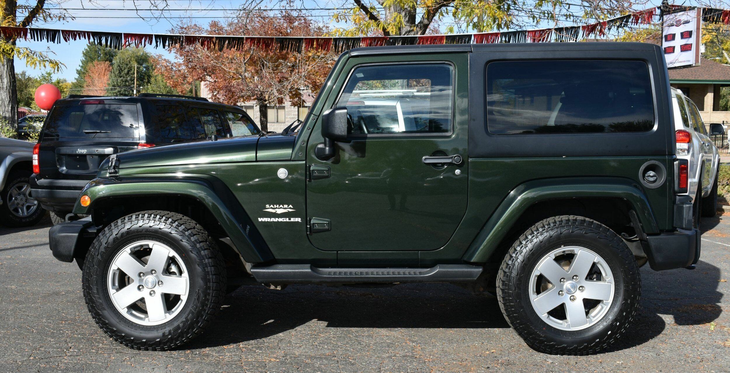 2011 Jeep Wrangler Unlimited Sahara photo 2