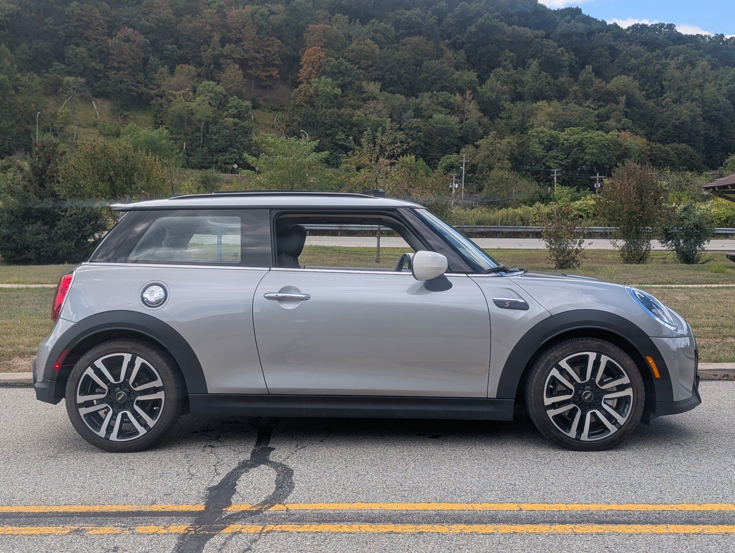 2024 Mini Cooper 2 Door Hardtop S photo 4