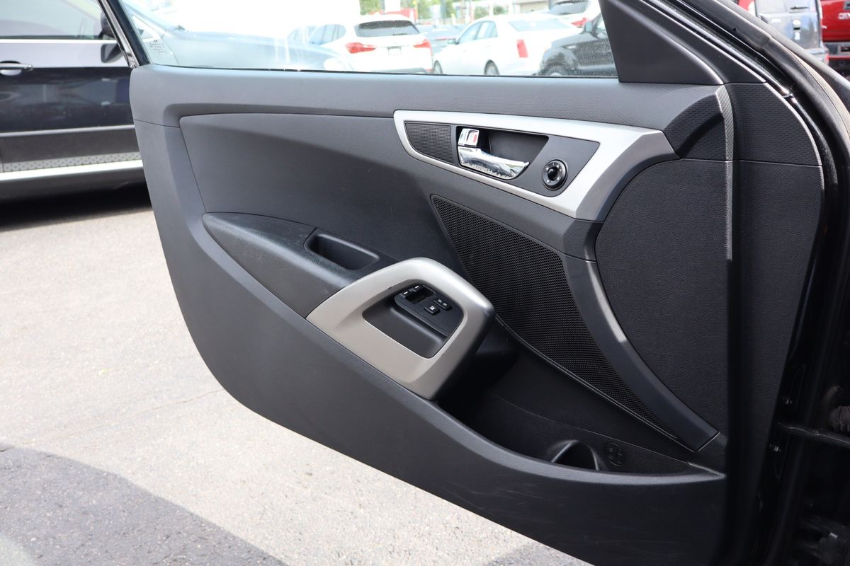 2017 Hyundai VELOSTER 