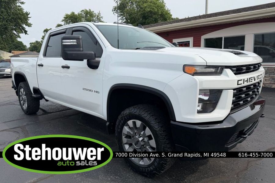 2020 Chevrolet Silverado 2500HD 4WD Crew Cab Standard Bed Custom