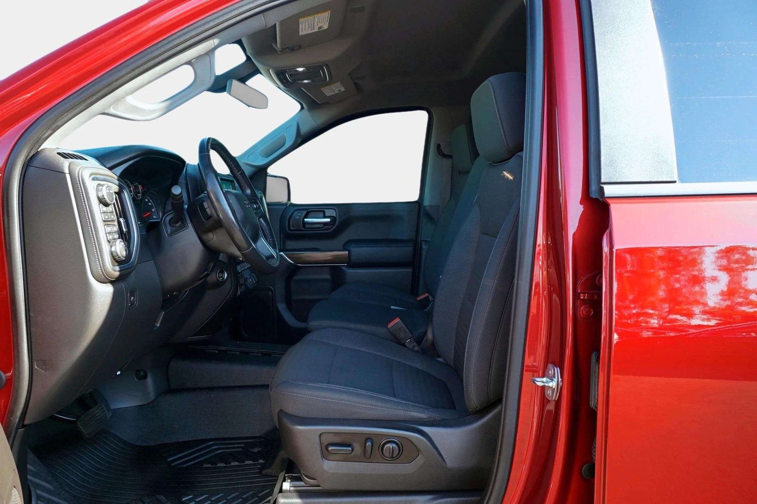 2021 Chevrolet Silverado 1500 RST photo 17