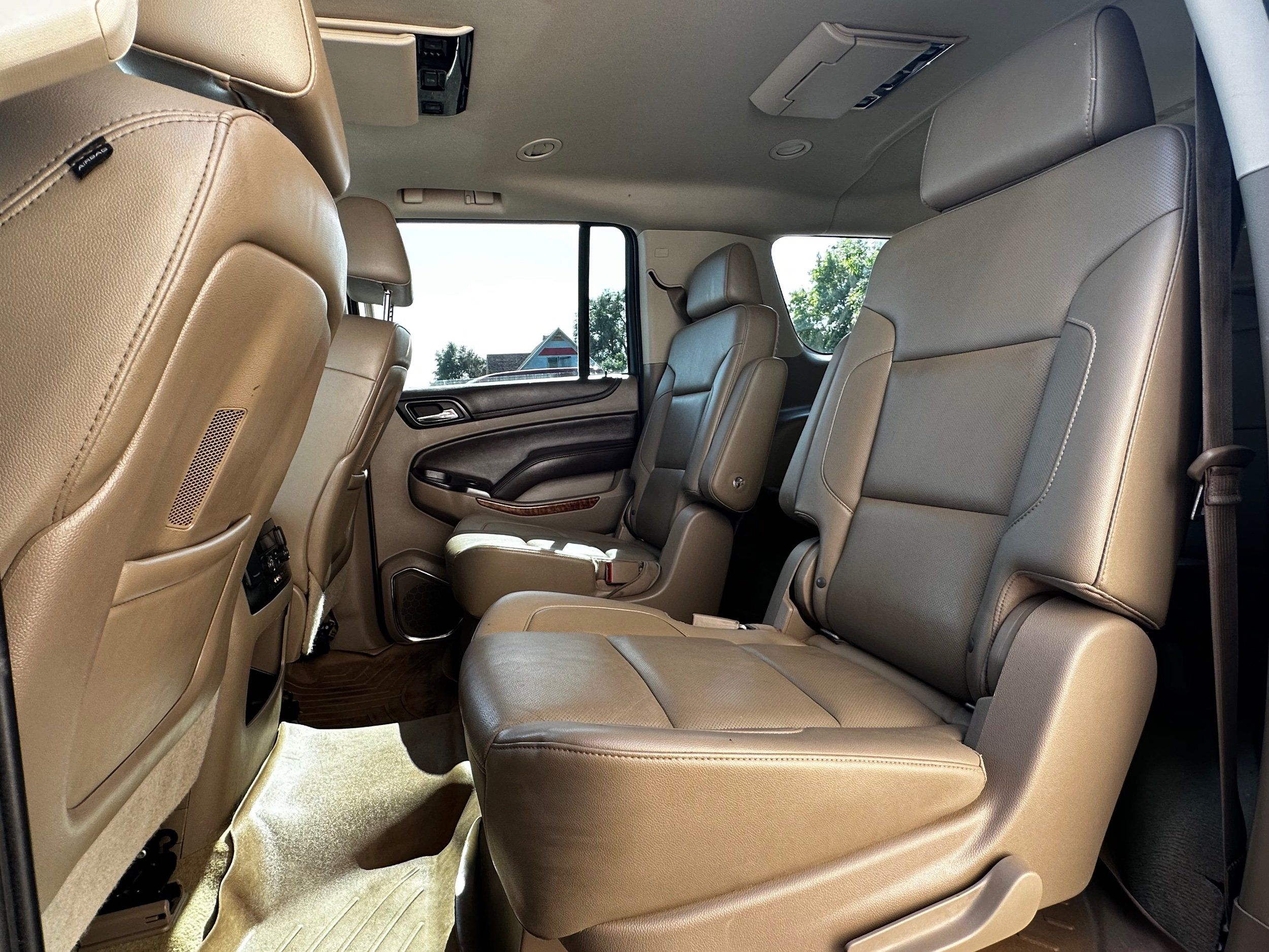 2016 Chevrolet Suburban LTZ photo 18