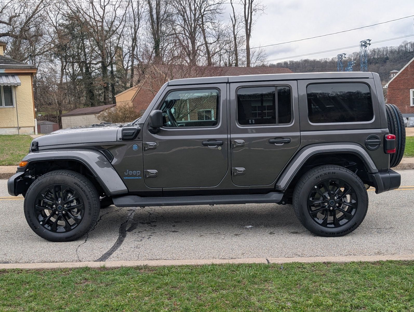 2025 Jeep Wrangler 4xe 8