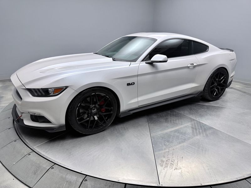 White 2017 Ford Mustang Coupe Rear-Wheel Drive 6-Speed Automatic