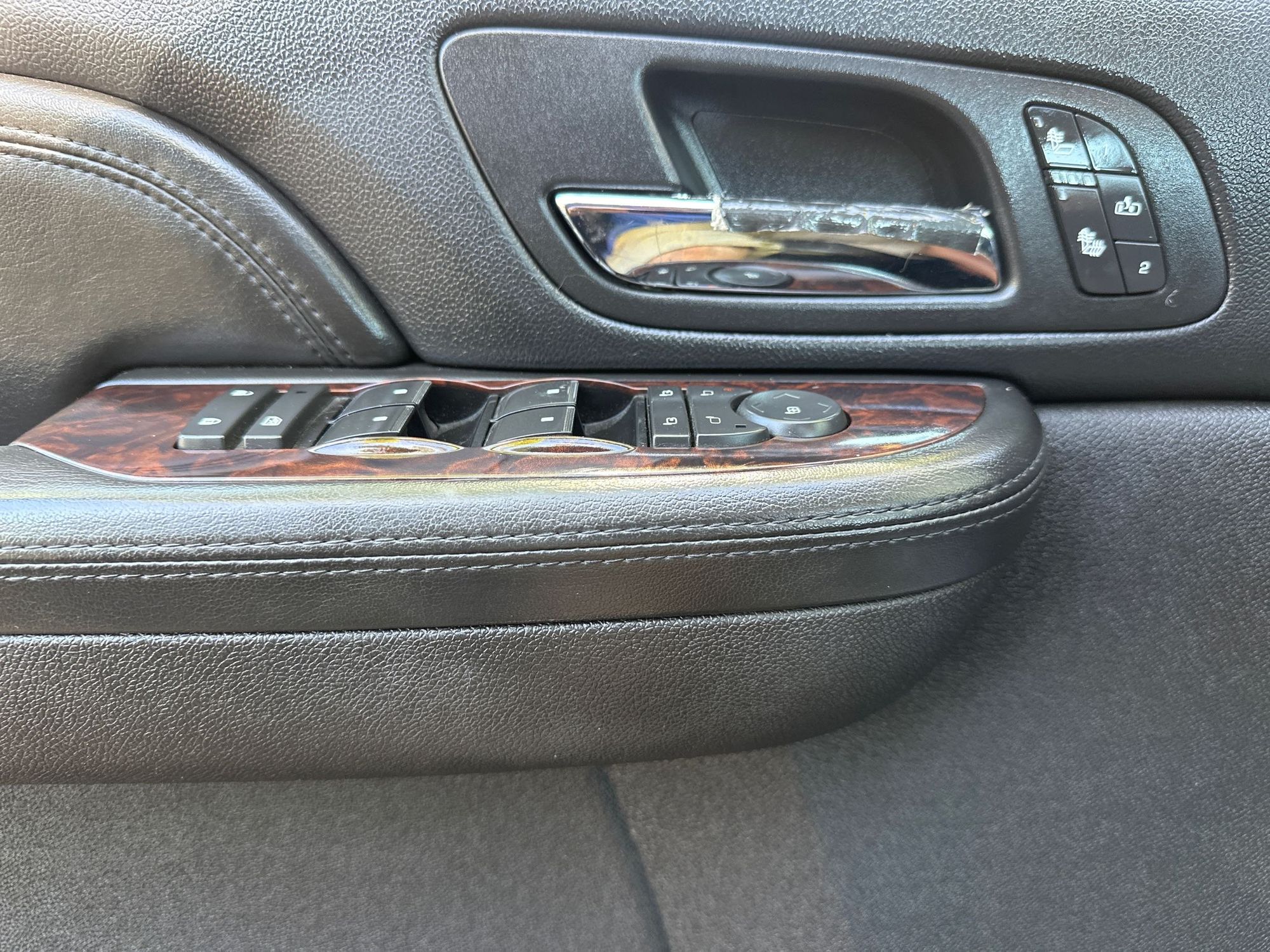 2008 Gmc Yukon Denali photo 13