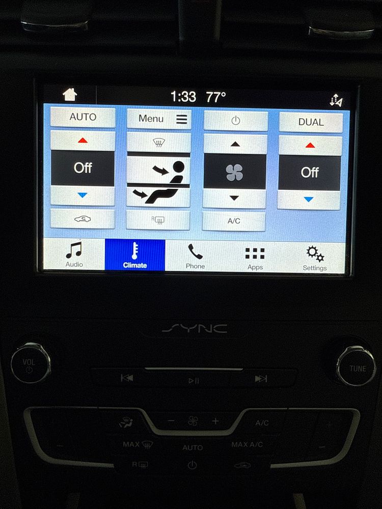2019 Ford Fusion SE photo 28