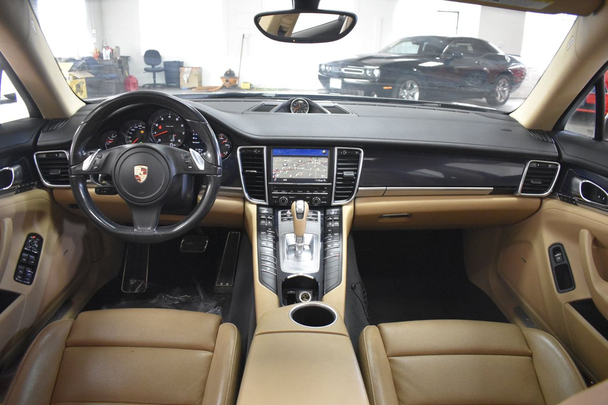 2015 Porsche Panamera 4