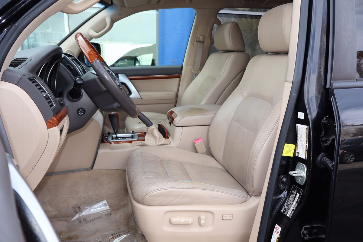 2013 Toyota Land Cruiser 