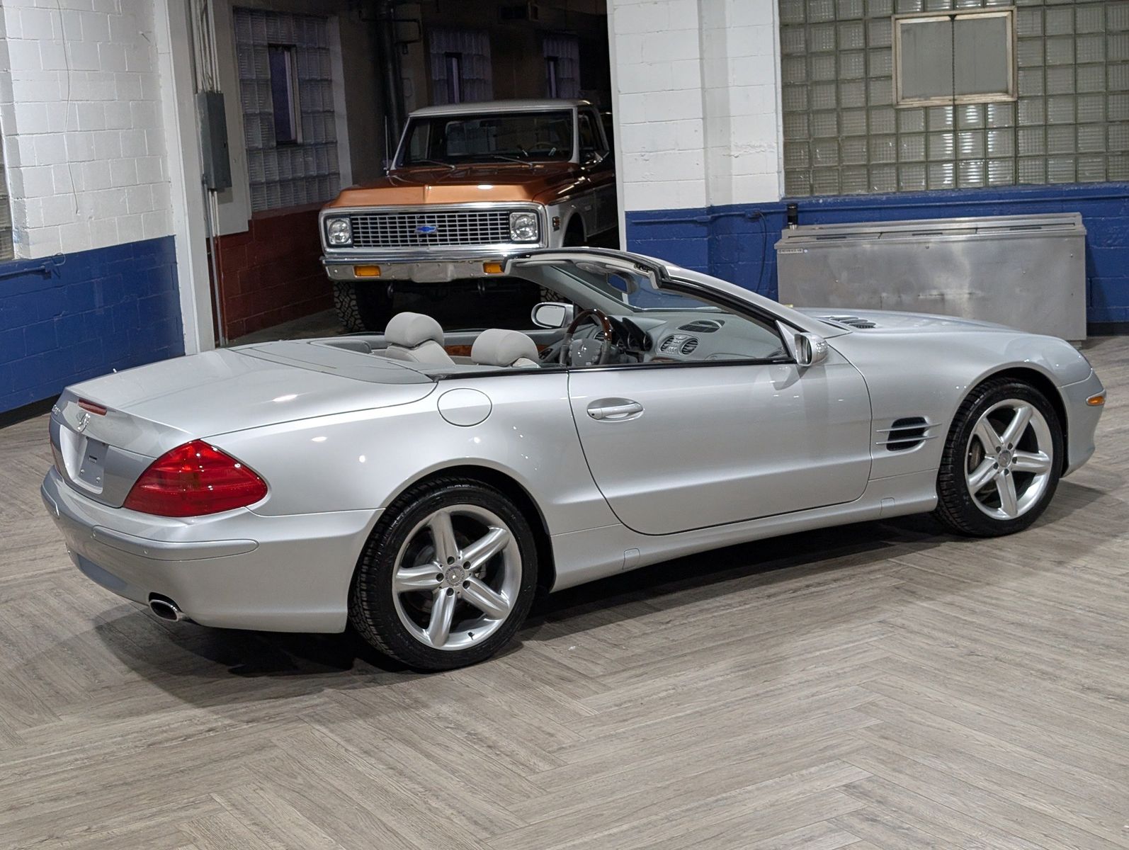 2004 Mercedes-Benz SL 500 24