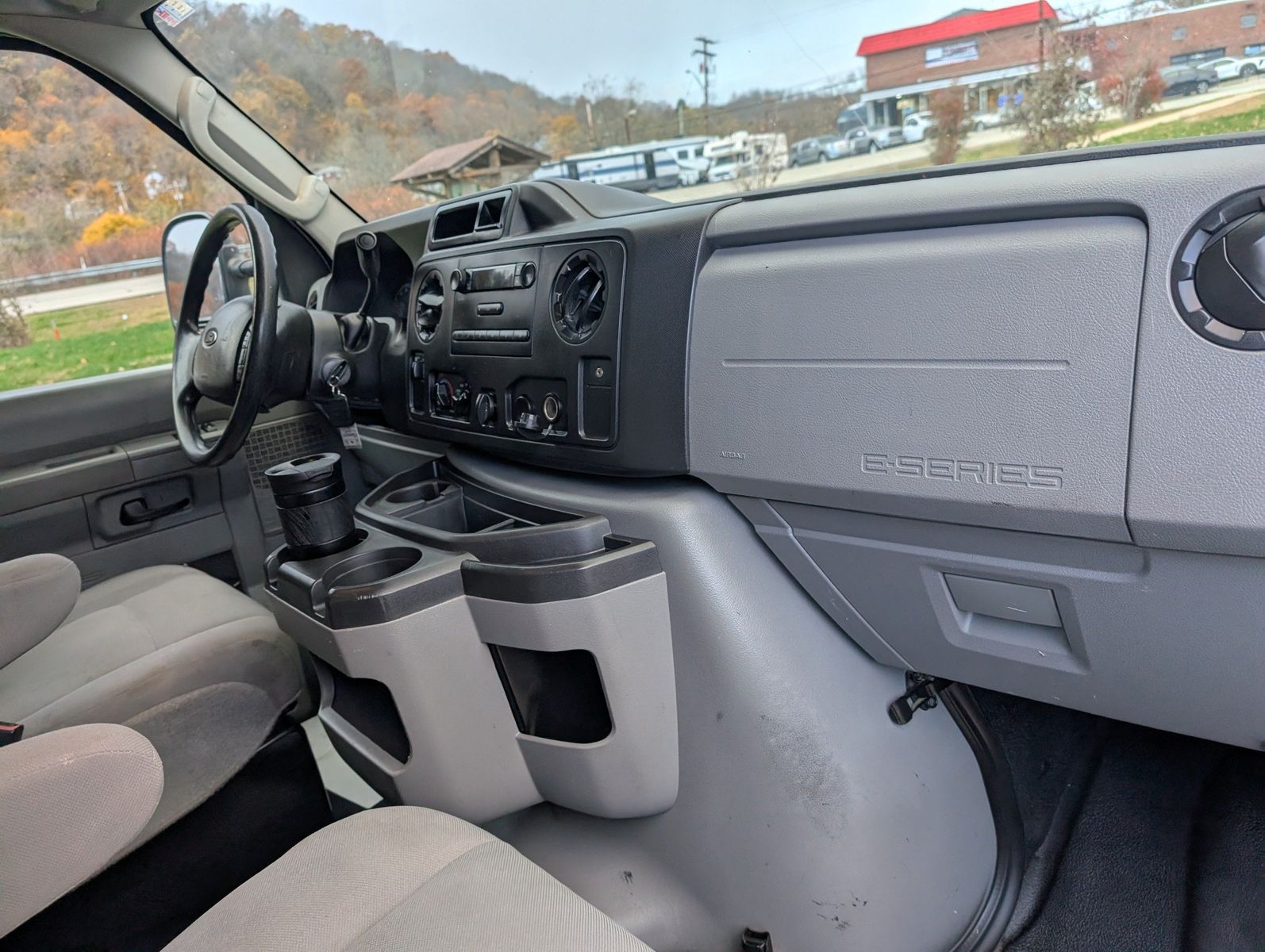 2015 Ford E-Series 56