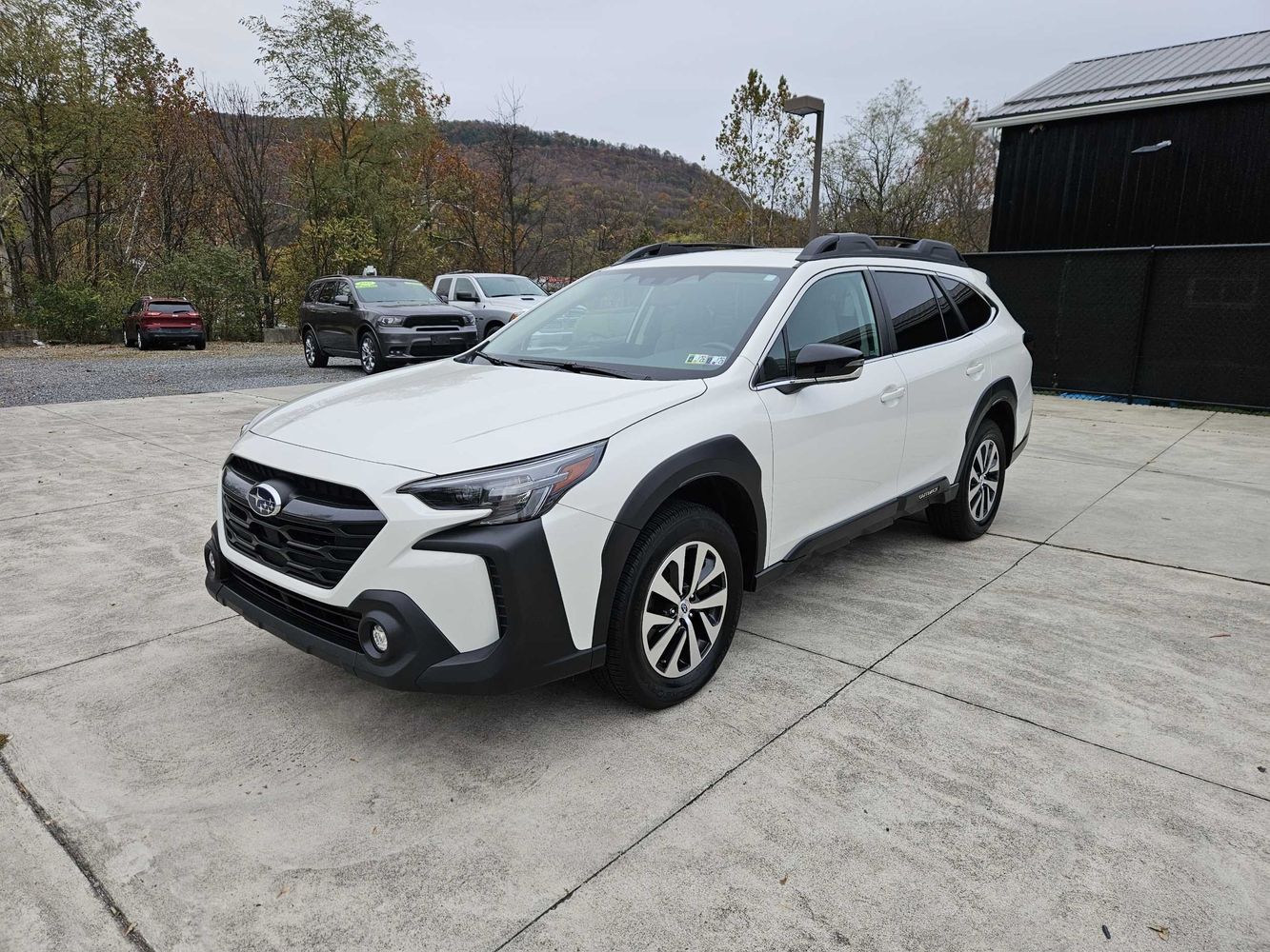 2024 Subaru Outback Premium photo 2