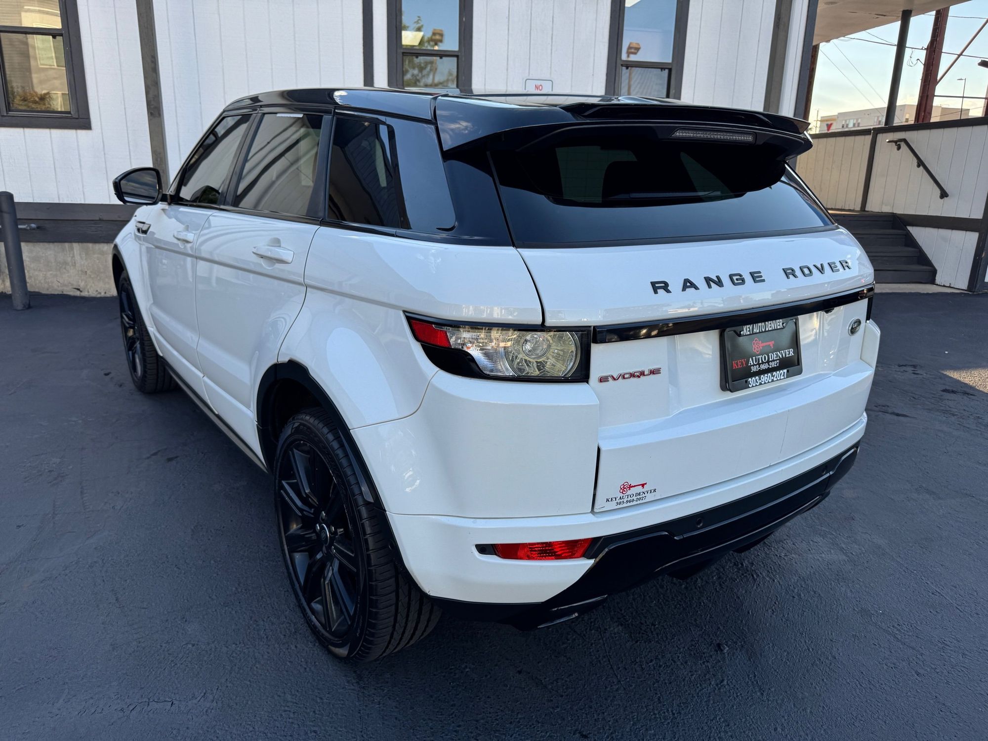 2015 Land Rover Range Rover Evoque Dynamic Premium photo 9