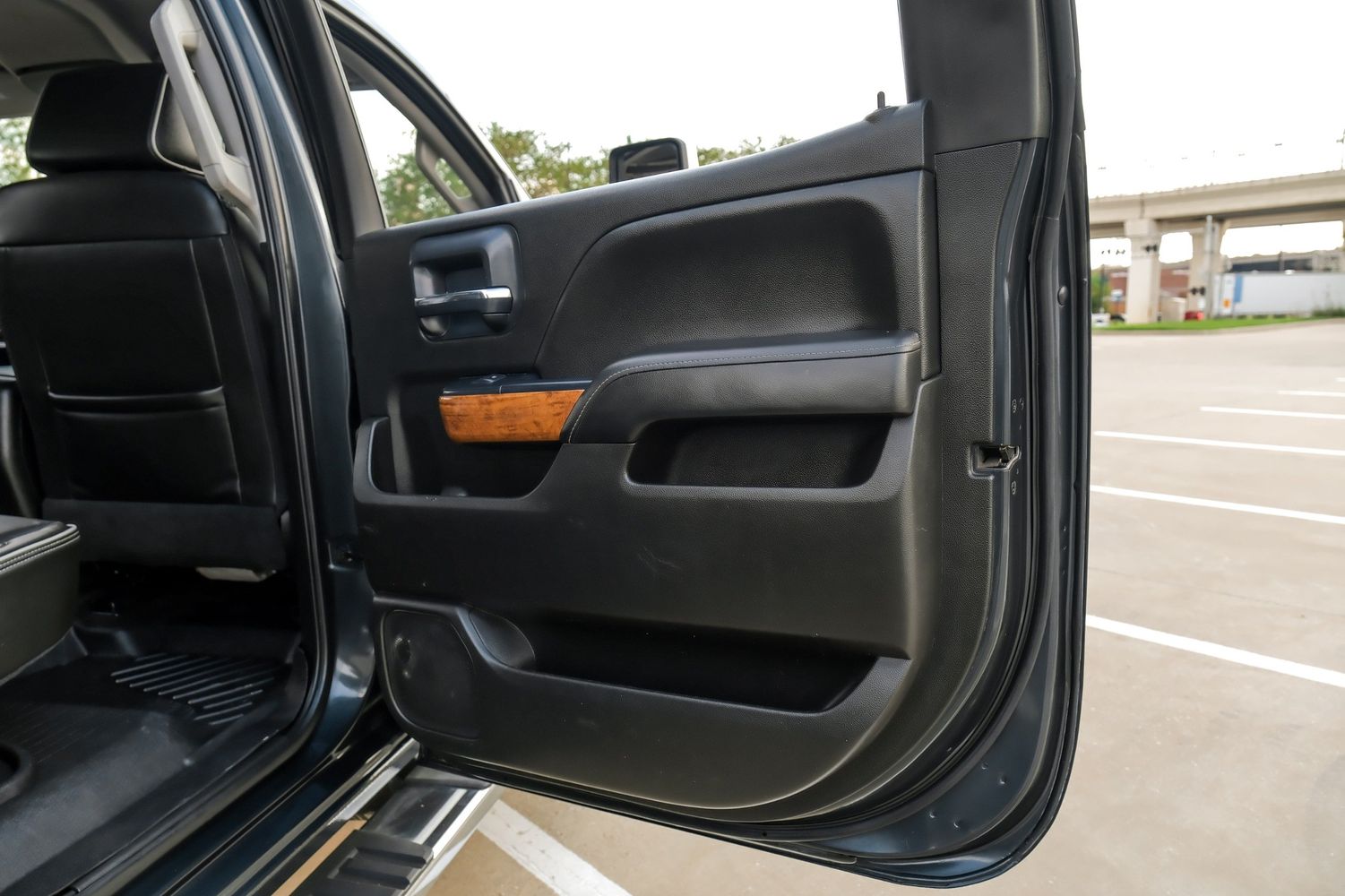 2018 Chevrolet Silverado High Country photo 51