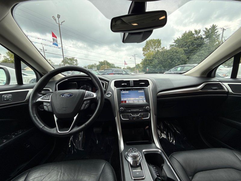 2018 Ford Fusion Hybrid SE photo 21