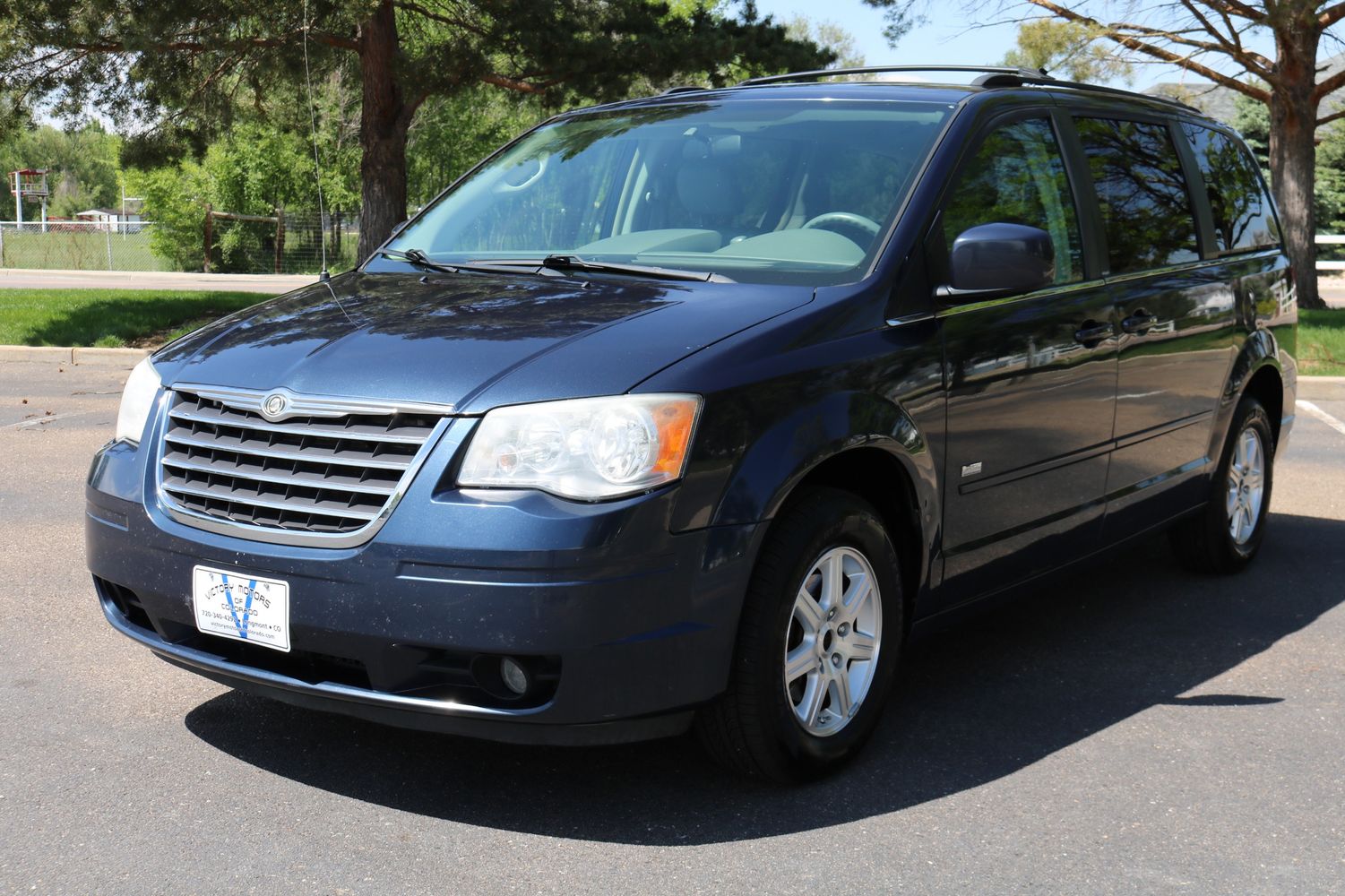 2008 Chrysler Town and Country Touring | Victory Motors of Colorado