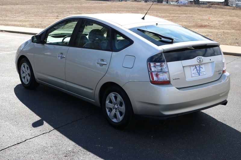 2005 Toyota Prius Photos