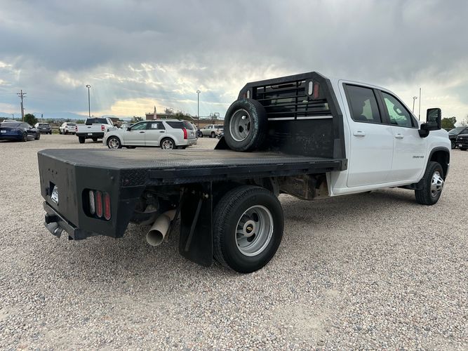 2022 Chevrolet Silverado 3500HD LT photo 11