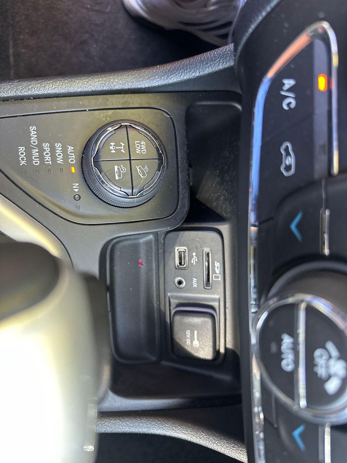 2018 Jeep Cherokee Trailhawk photo 14