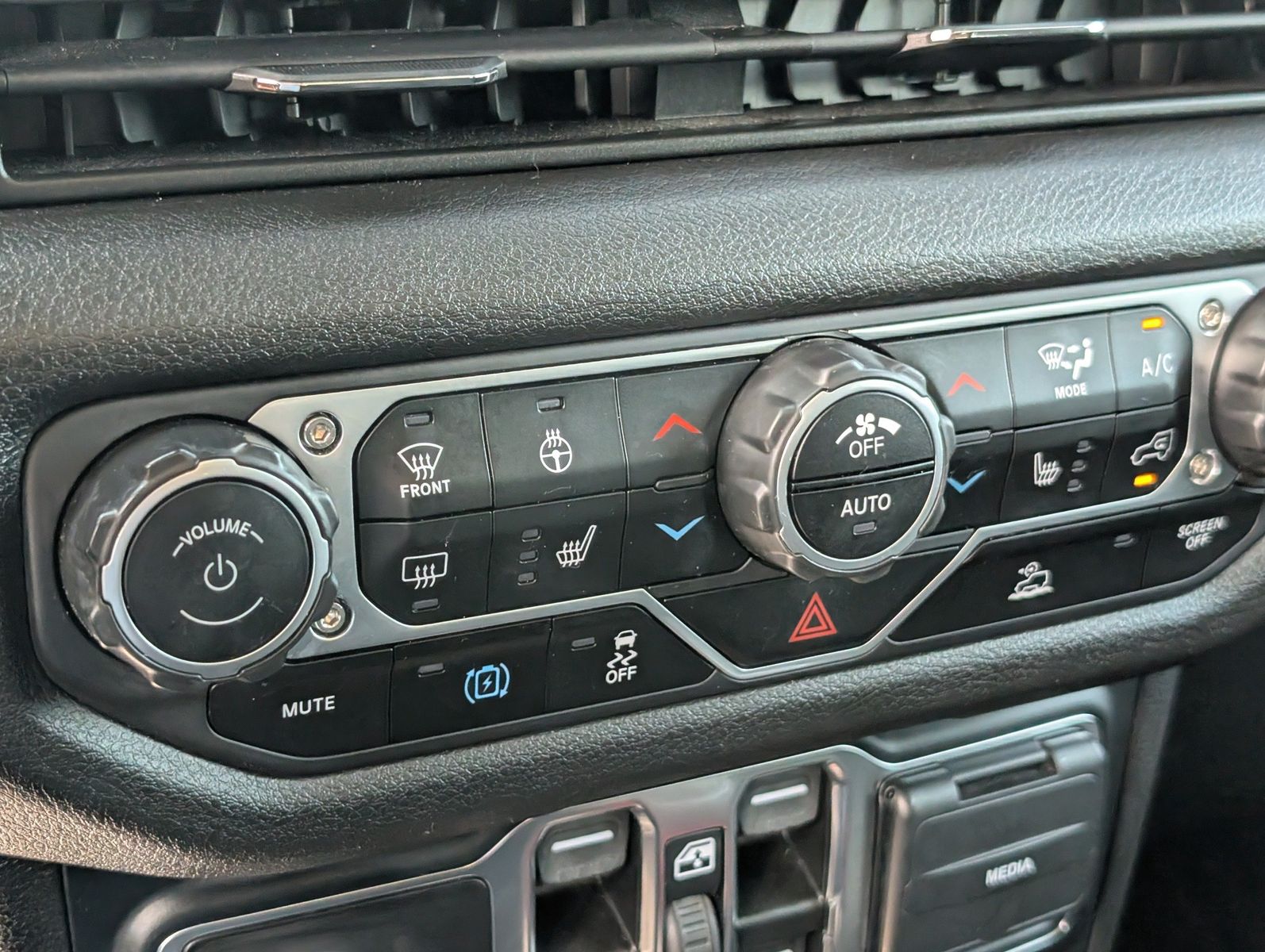 2024 Jeep Wrangler 4xe 41