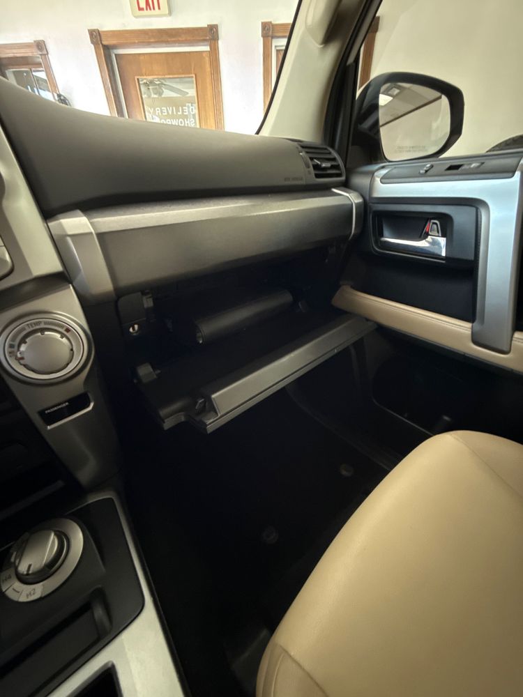 2017 Toyota 4Runner SR5 photo 32