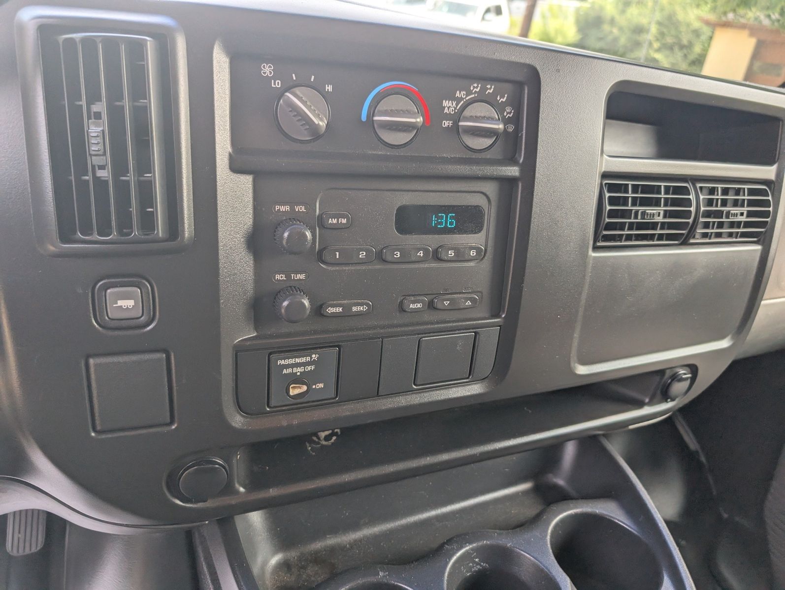 2004 Chevrolet Express Cutaway 75