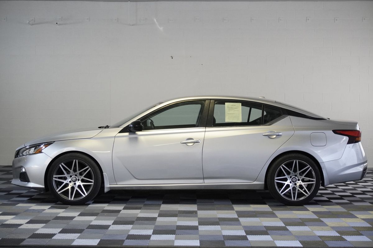 2020 Nissan Altima SR FWD