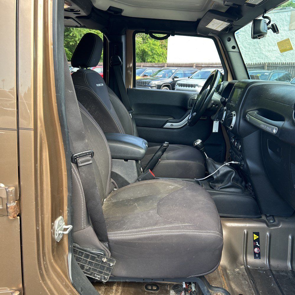 2015 Jeep Wrangler Unlimited 6