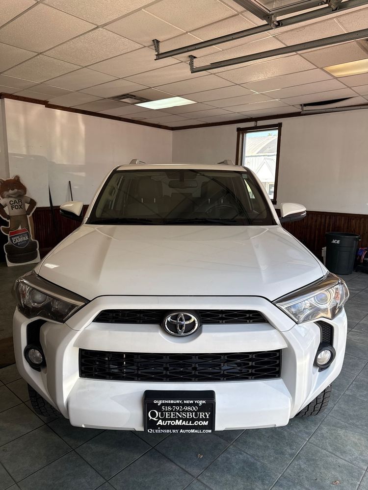 2017 Toyota 4Runner SR5 photo 2