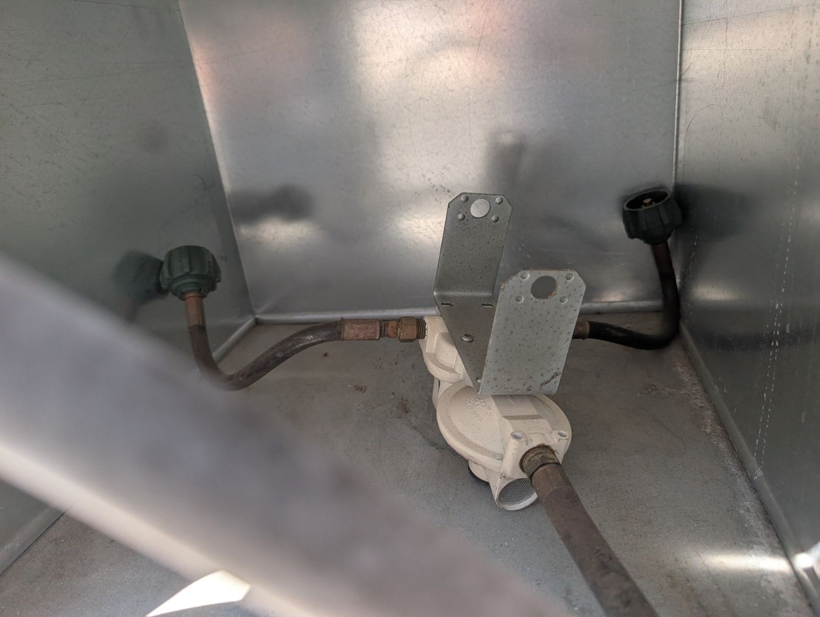 2004 Ford E-Series Chassis 74